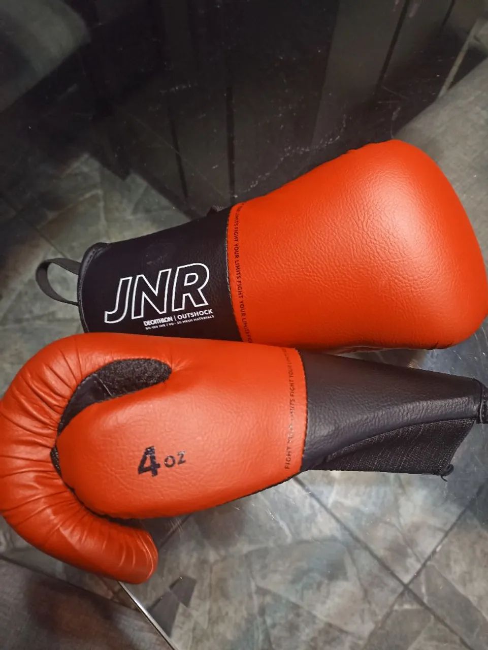Luva de boxe infantil 4 OZ outshock NOVA  - Foto 3