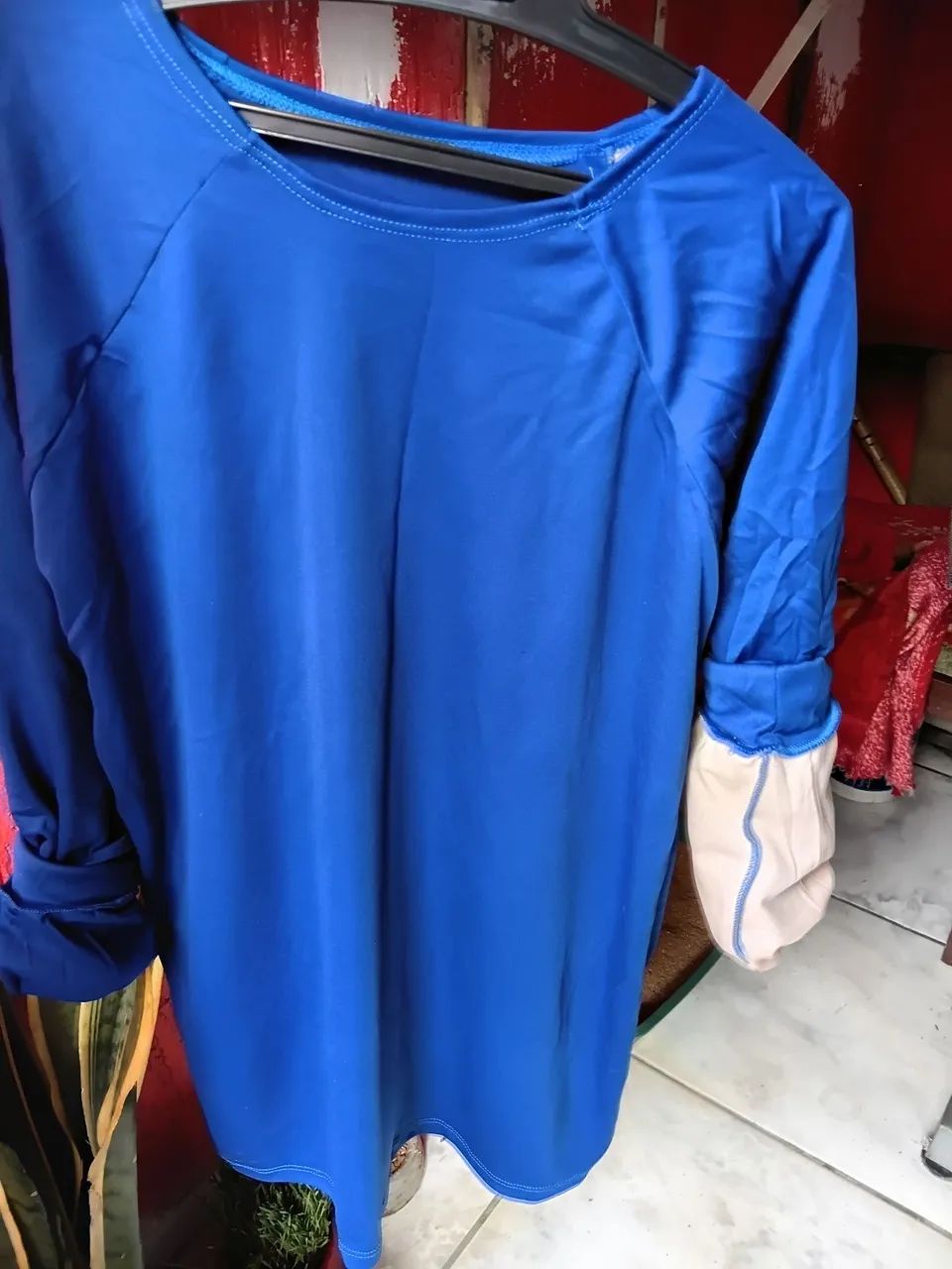 Chapéus australianos e blusas de helanca  - Foto 2