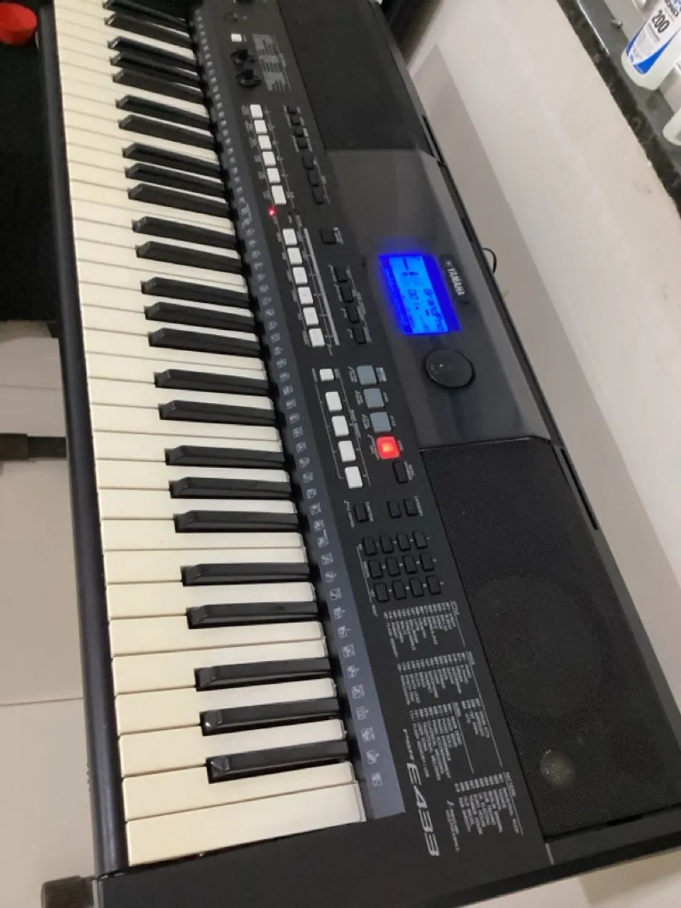 Teclado YAMAHA PSR E433 (pega Pen Drive) - Foto 4