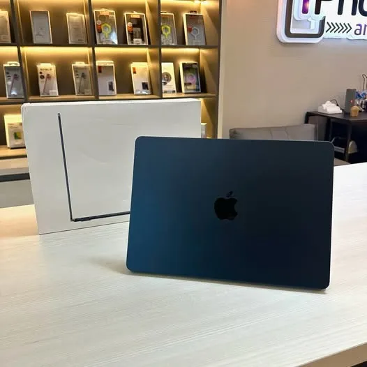 MacBook Air M3 2024 13 8GB RAM / 256GB SSD Bateria 100% Estado de
