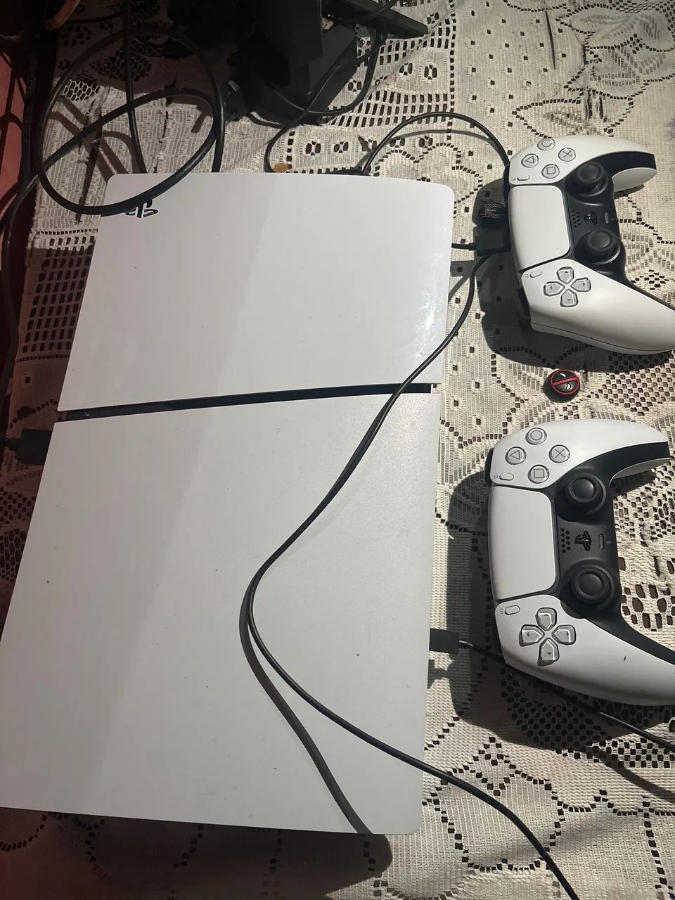 PlayStation 5 Digital + 2 Controles  - Foto 3