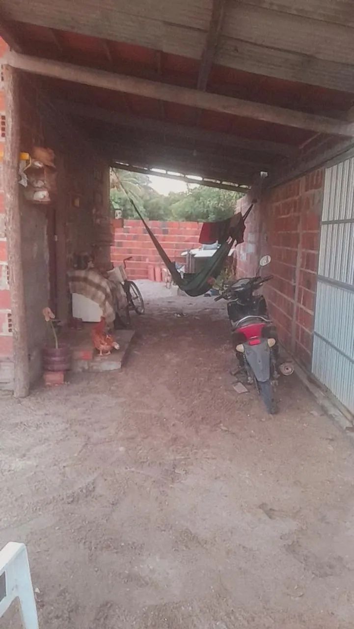 Vende-se casa com 2 lotes de terreno  - Foto 2