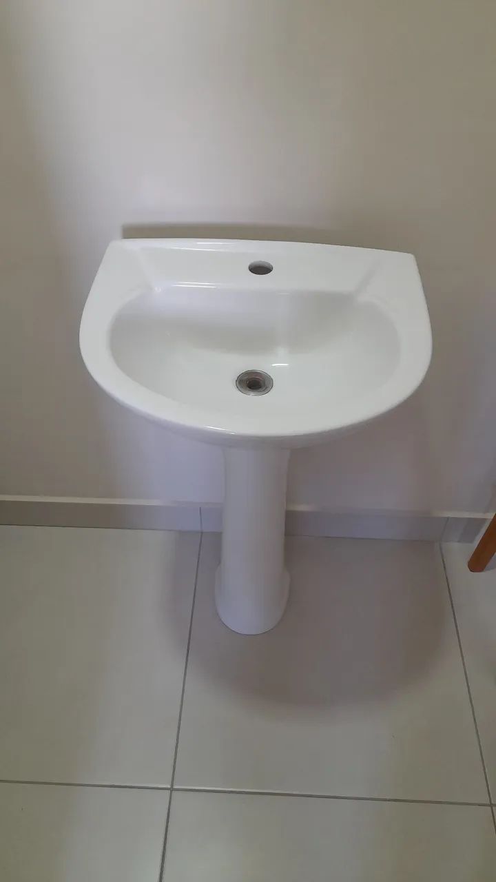 Lavatório Com Coluna