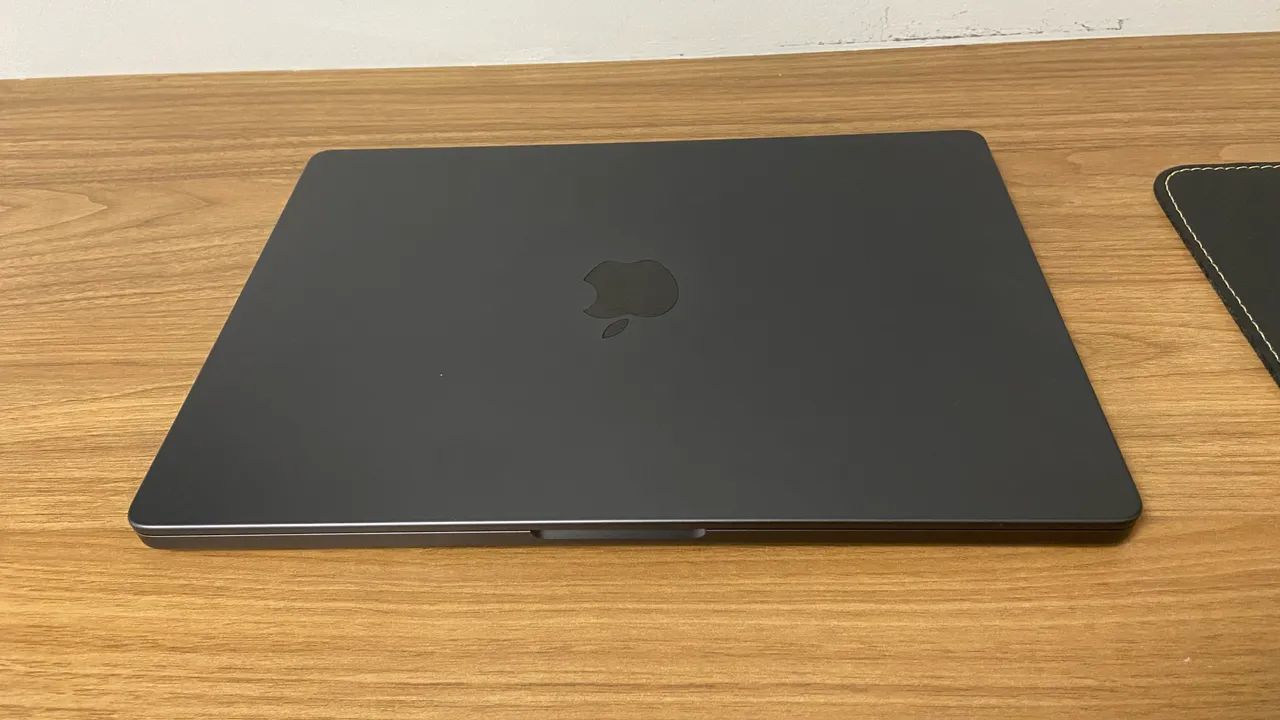 MacBook Pro M4 Pro (24GB RAM - 512 GB SSD) - Chip M4 PRO + Magic Mouse 3 - Foto 2