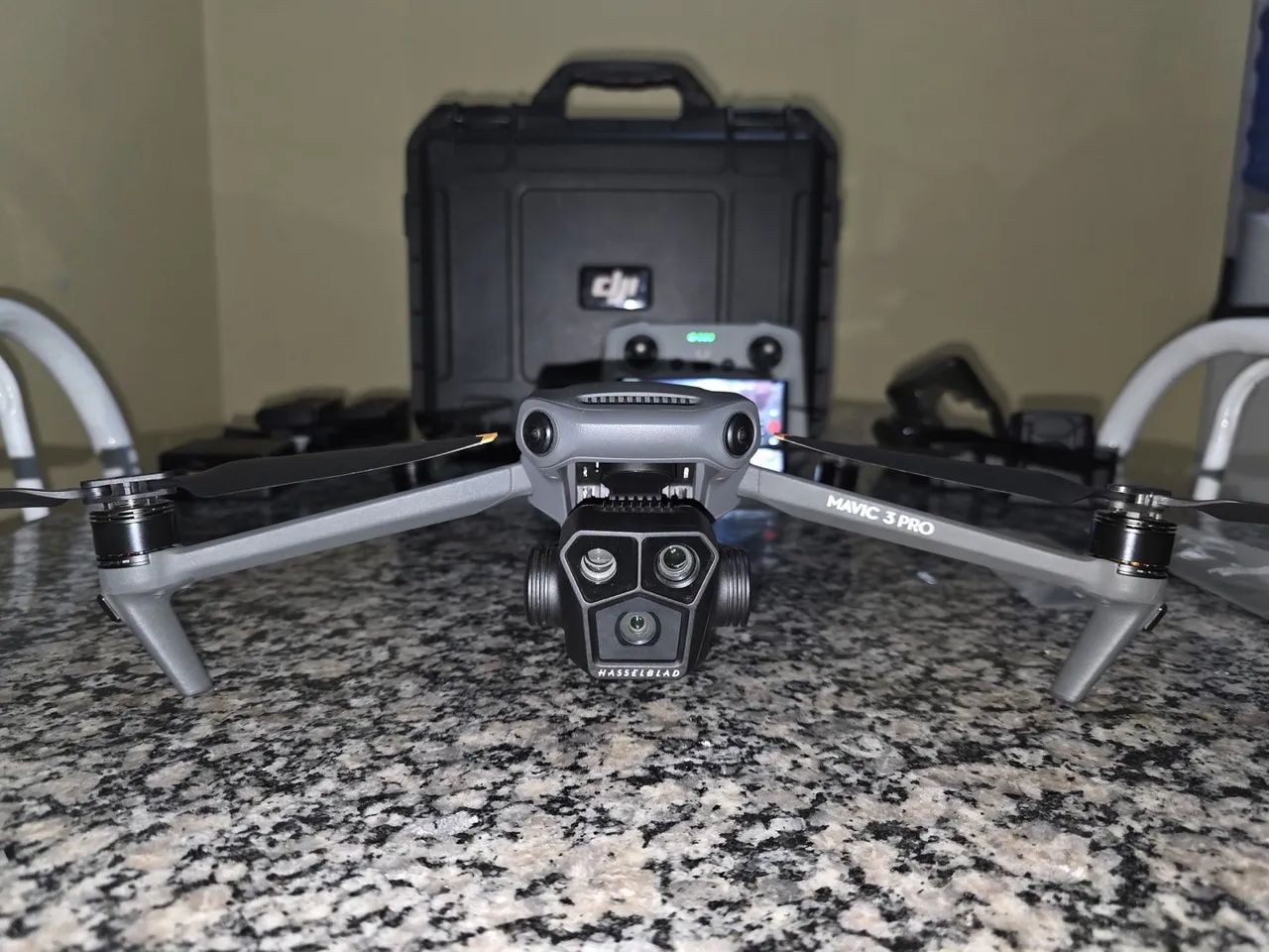 Vendo Drone Mavic 3 pro zerado  - Foto 2