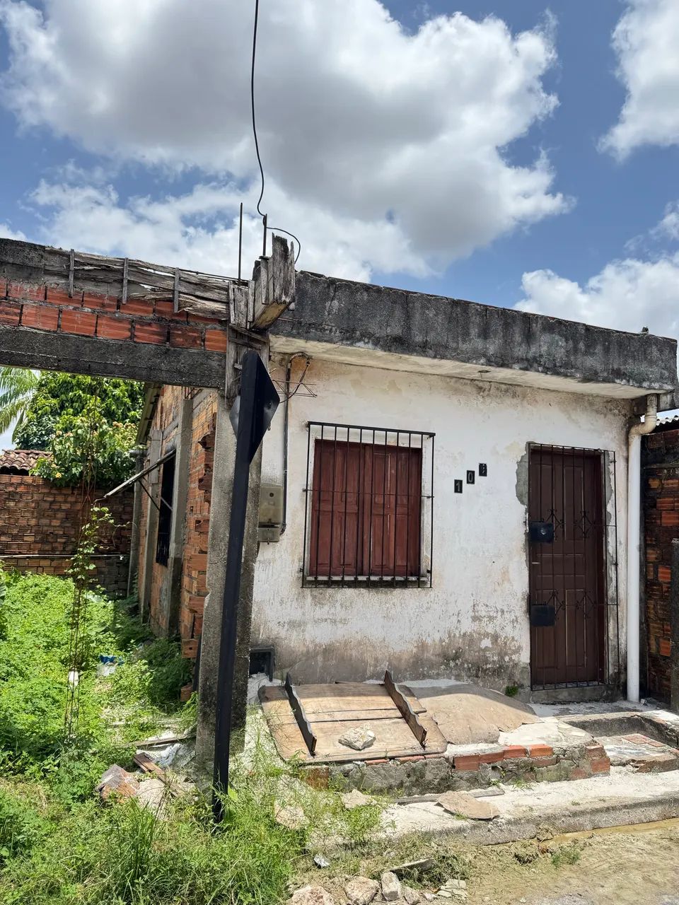 VENDE-SE CASA - ÓTIMA LOCALIZAÇÃO! - Foto 2