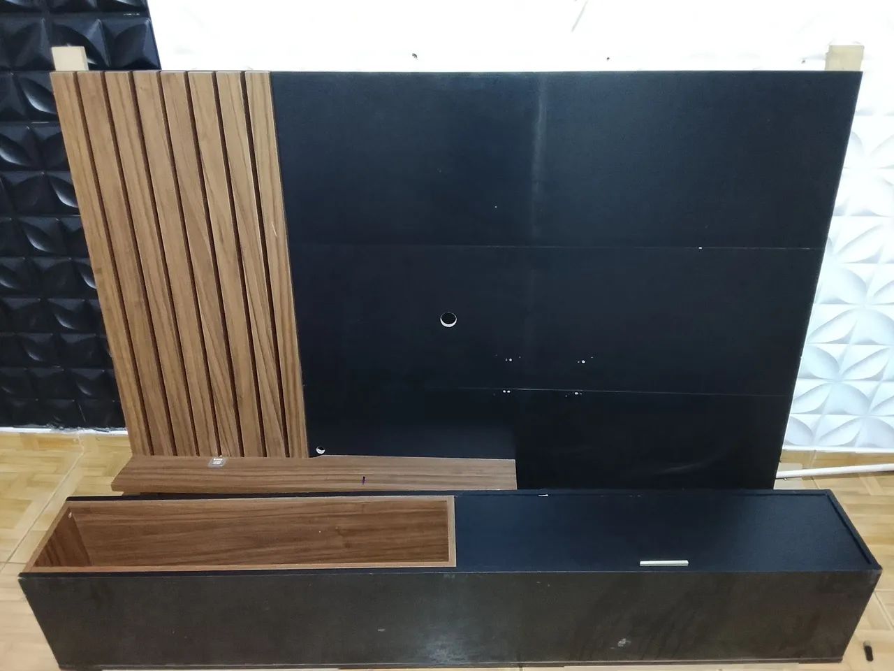 Vendo painel em ótimo estado, é só pegar e pendurar na parede
