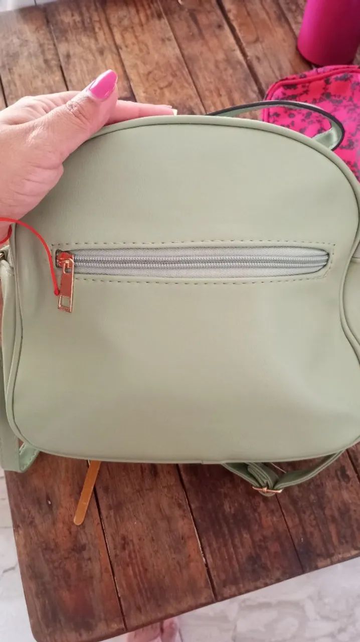 Vendo bolsas com alça transversal tamanho médio  - Foto 4