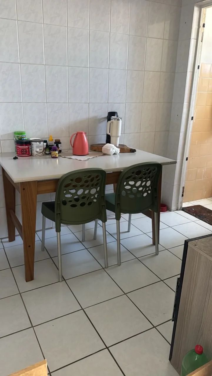 Mesa 4 cadeiras 