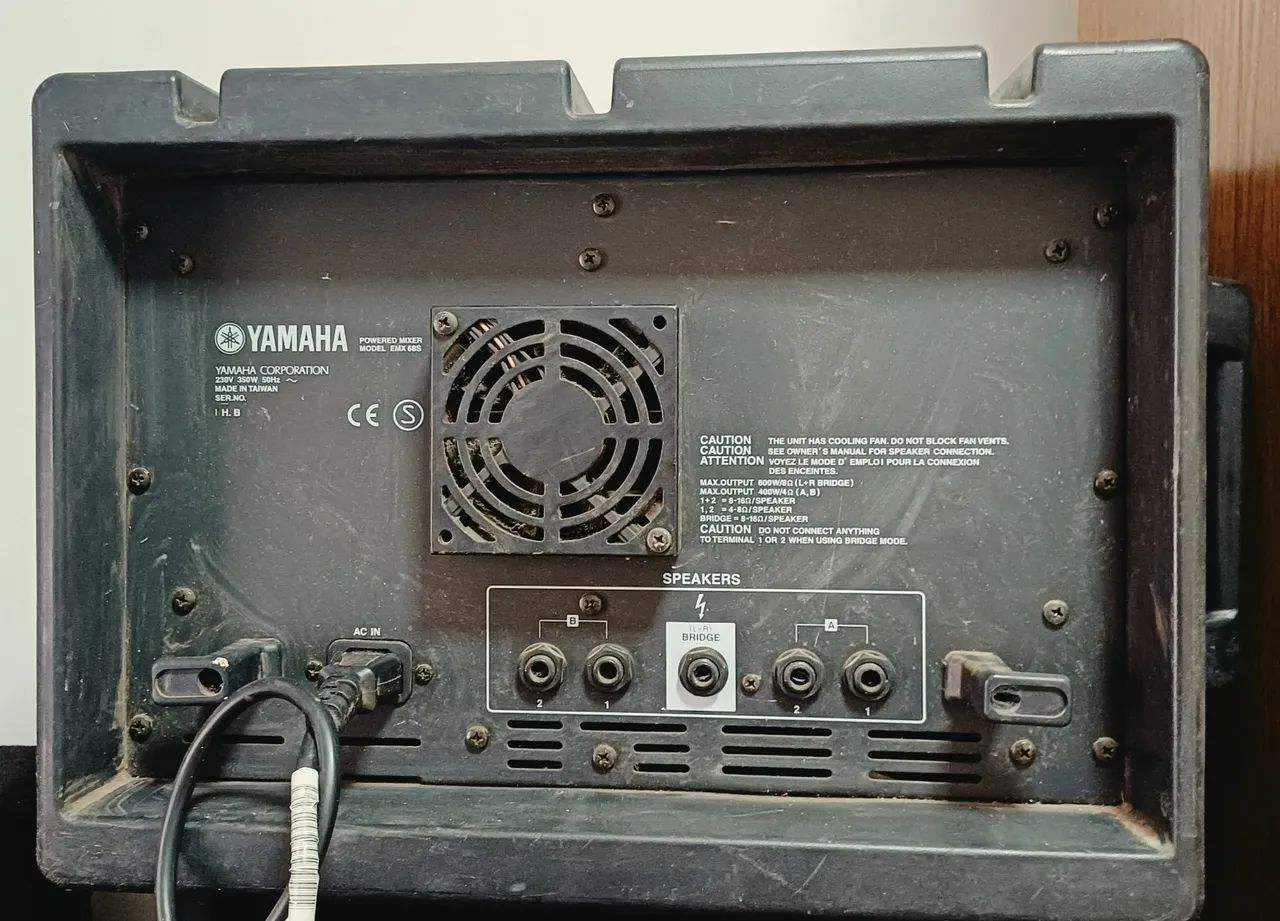 Mesa Yamaha EMX68S + Caixas - Foto 2