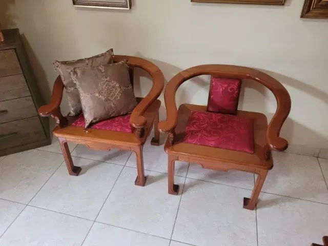 Conjunto com 2 Cadeiras Estofadas