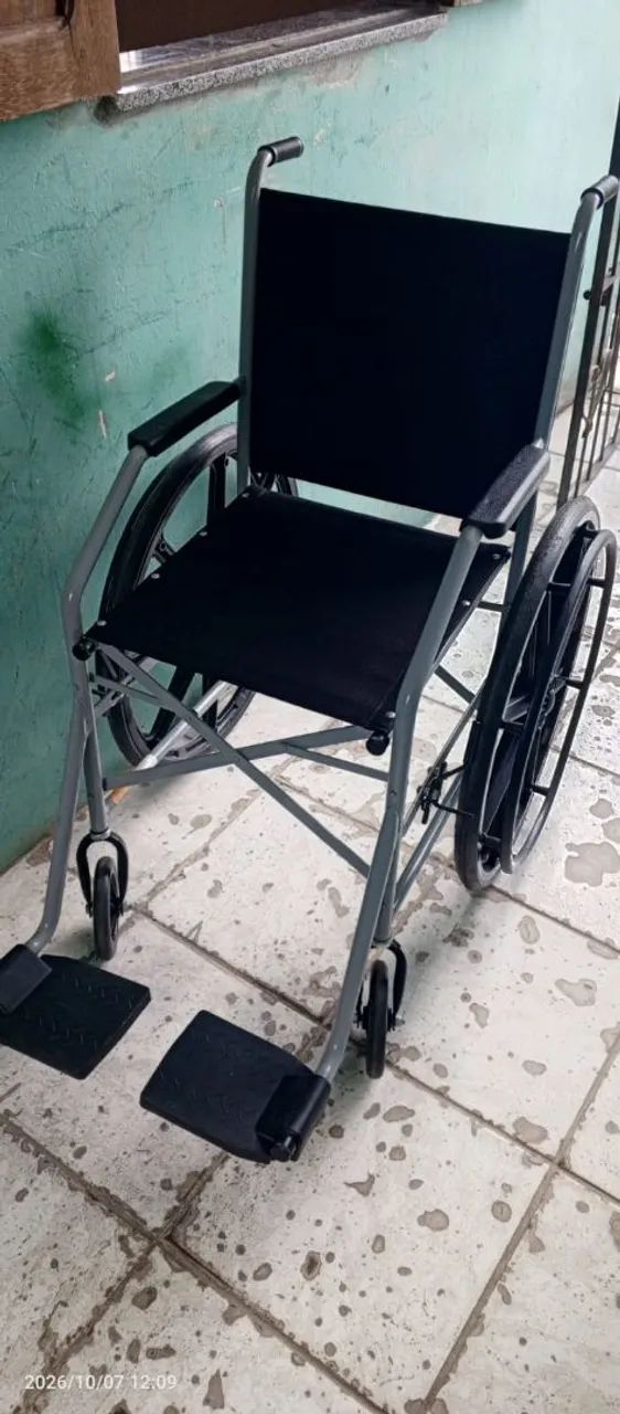 Cadeira de banho e de roda - Foto 2