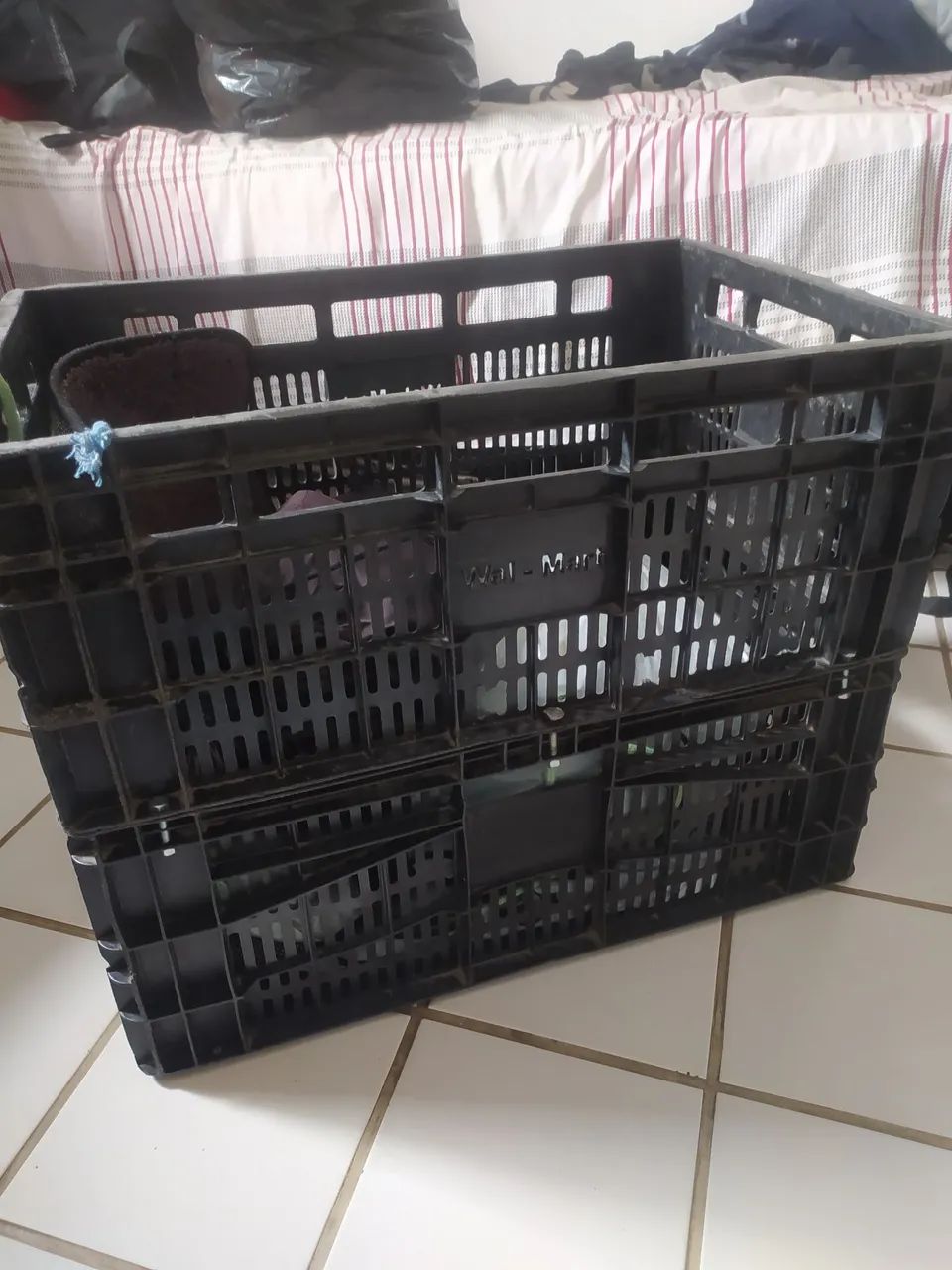Caixote Plástico Reforçado Grande - Resistente e Multiuso  - Foto 3