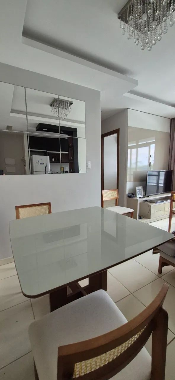 Mesa 110×110 madeira maciça e vidro - Foto 3