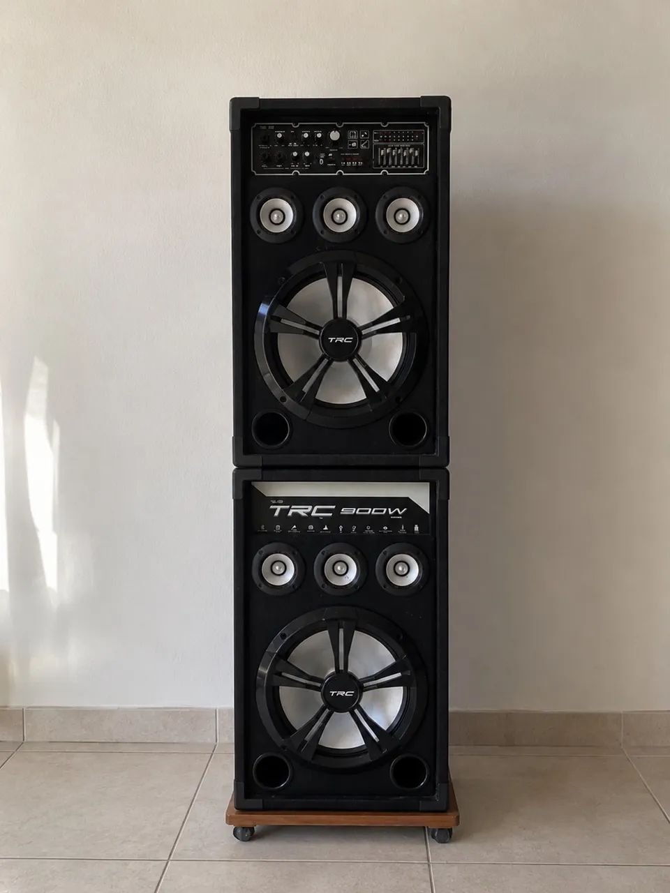 Caixa de som TRC 900w 