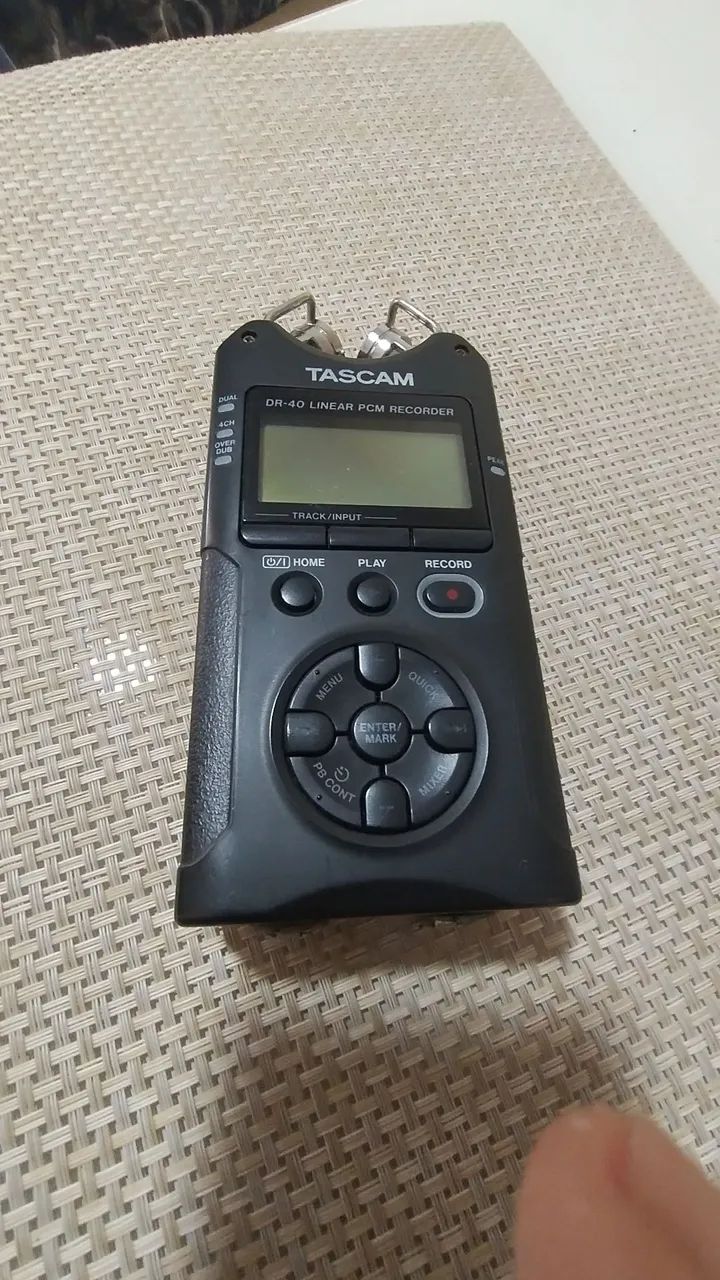 Gravador de áudio tascam DR40