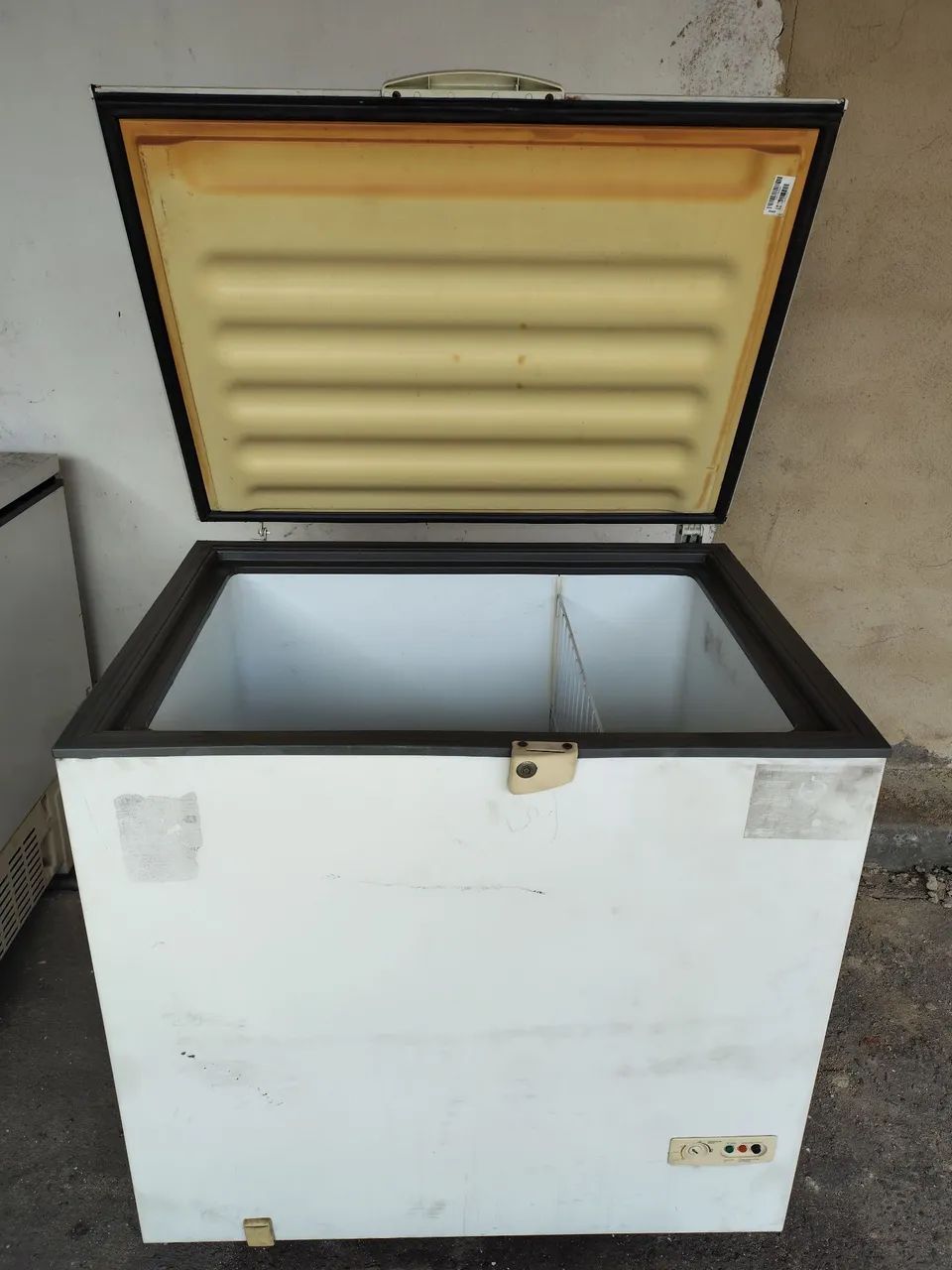 Freezer horizontal Consul 309 litros funcionando perfeitamente  - Foto 2