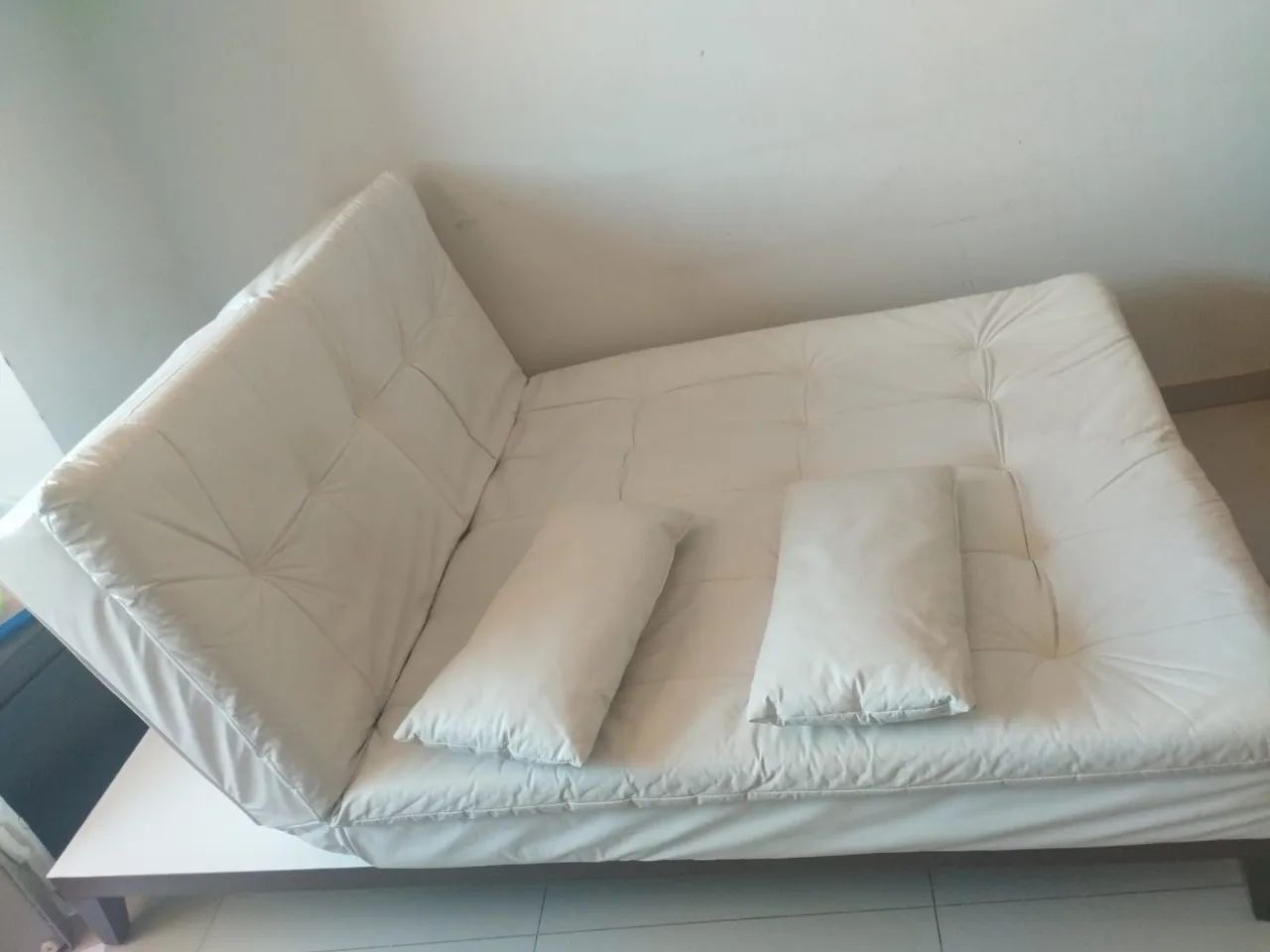 Sofá cama 3 em 1 em courino branco - Foto 4