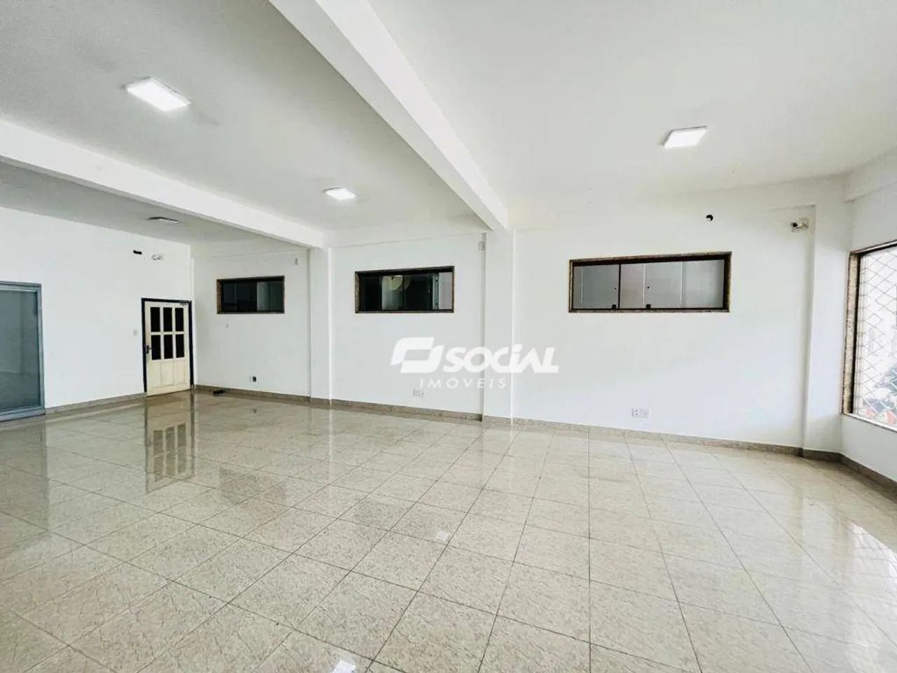 Ótimo predio comercial para locaçao, com amplo espaço interno e localizaçao comercial priv - Foto 4