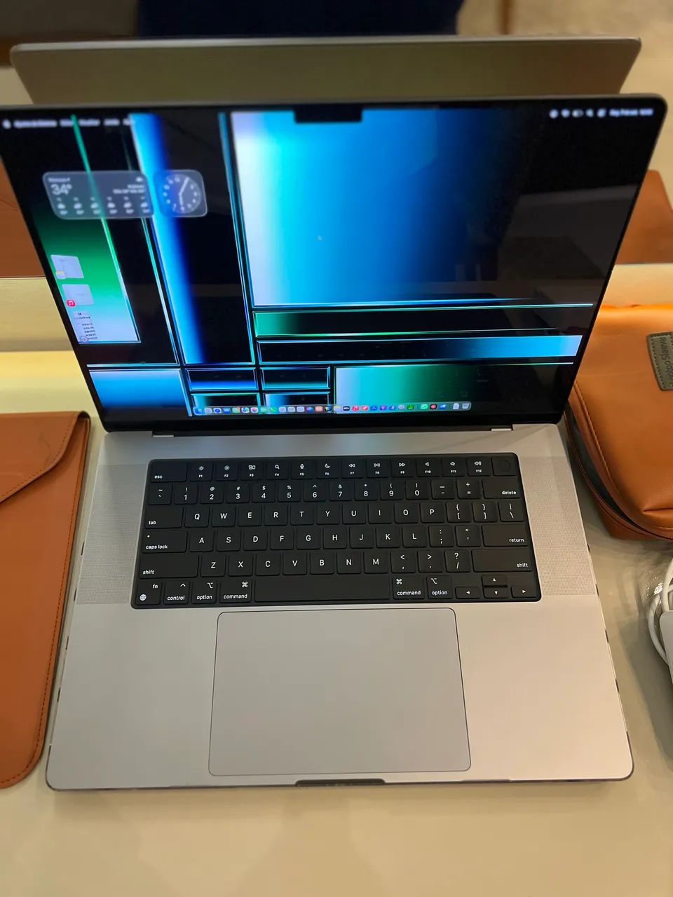 MACBOOK PRO 16 M1 Pro impecável com acessórios - Notebooks