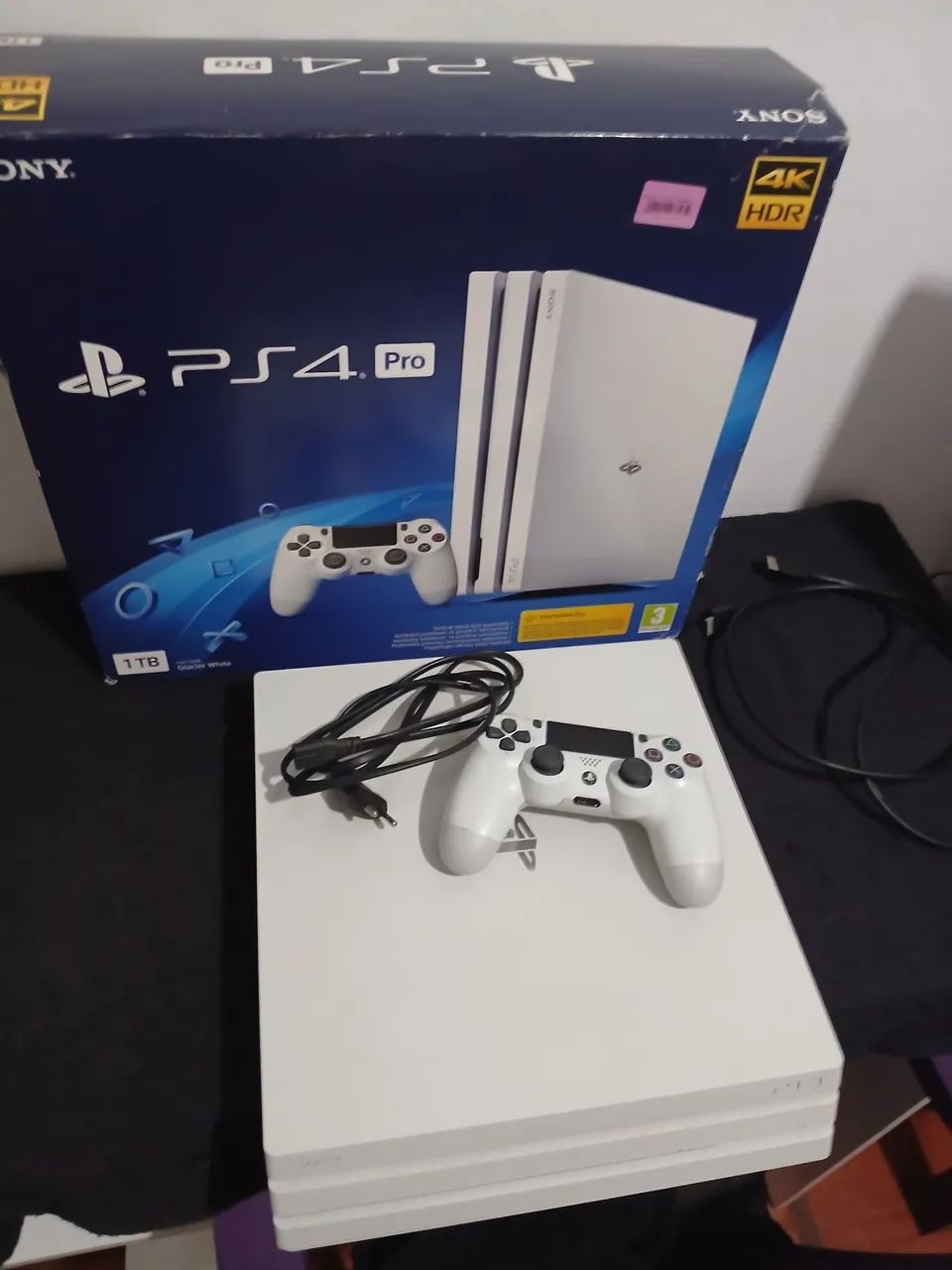 PS4 PRÓ BRANCO - Foto 2