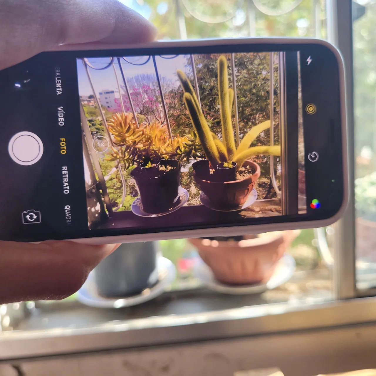 IPHONE X 64GB COM 2 CAPINHA E CARREGADOR  - Foto 5