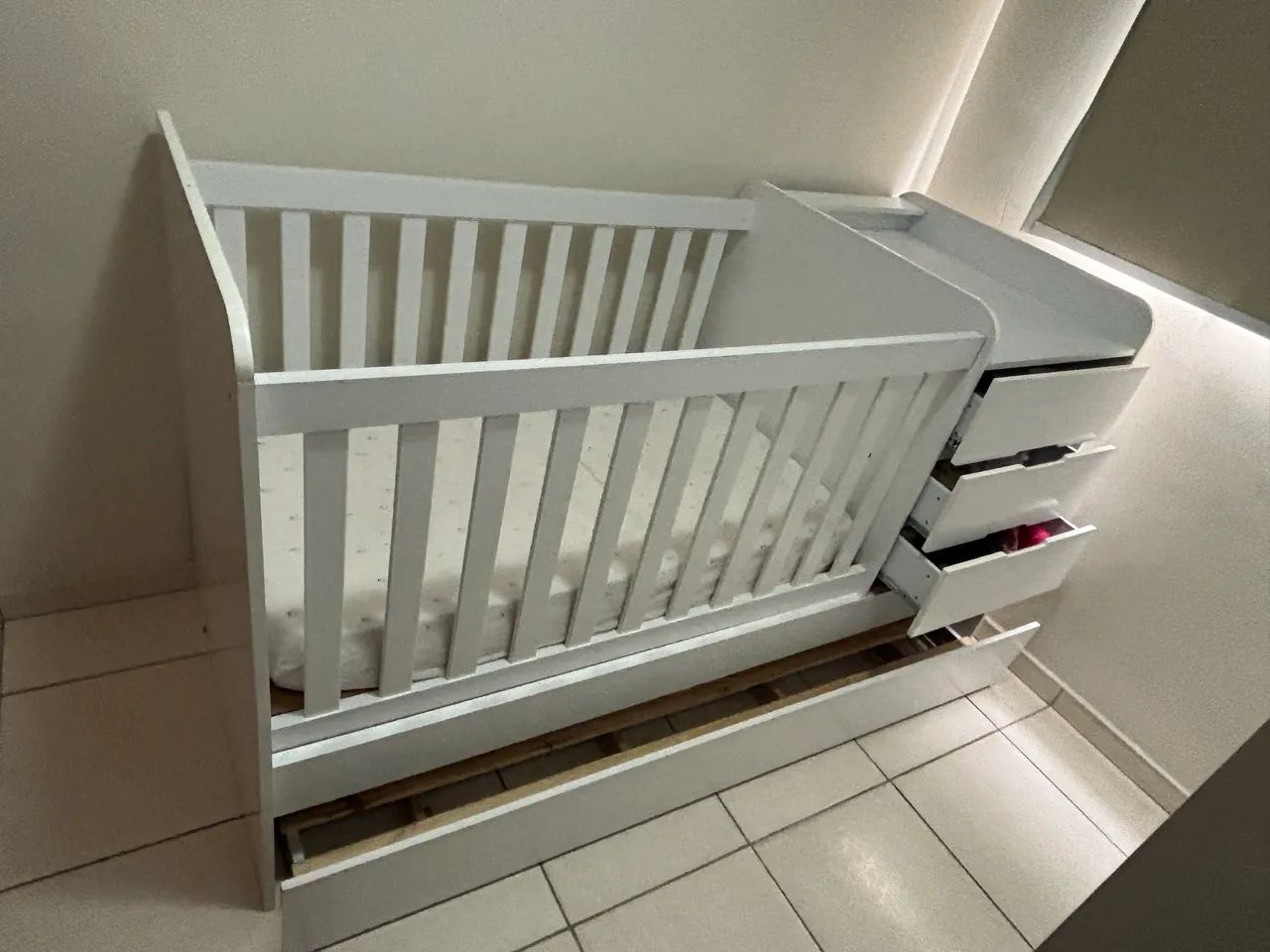 Berço Multifuncional - Com trocador e cômoda  - Foto 2