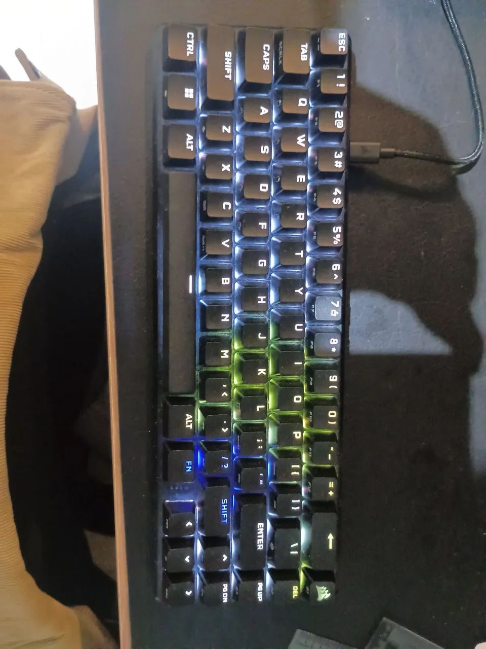 Teclado Gamer Corsair K65 PRO Mini - Foto 2