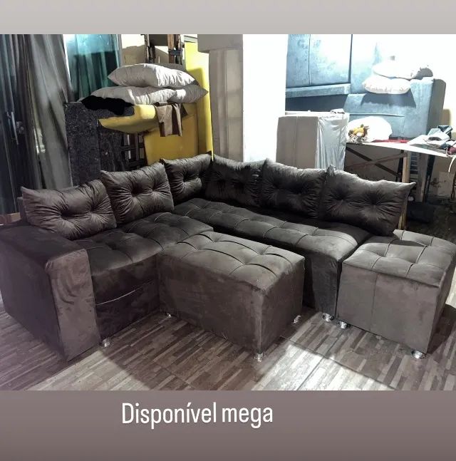 SOFÁ AVELUDADO. Lindo 