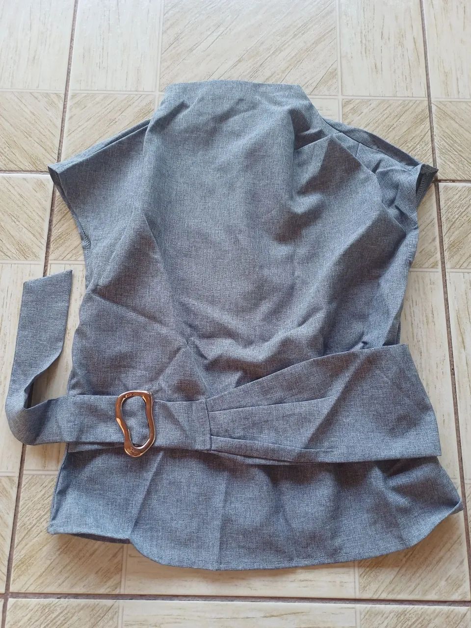 Vendo blusa nova, nunca usado - Foto 2
