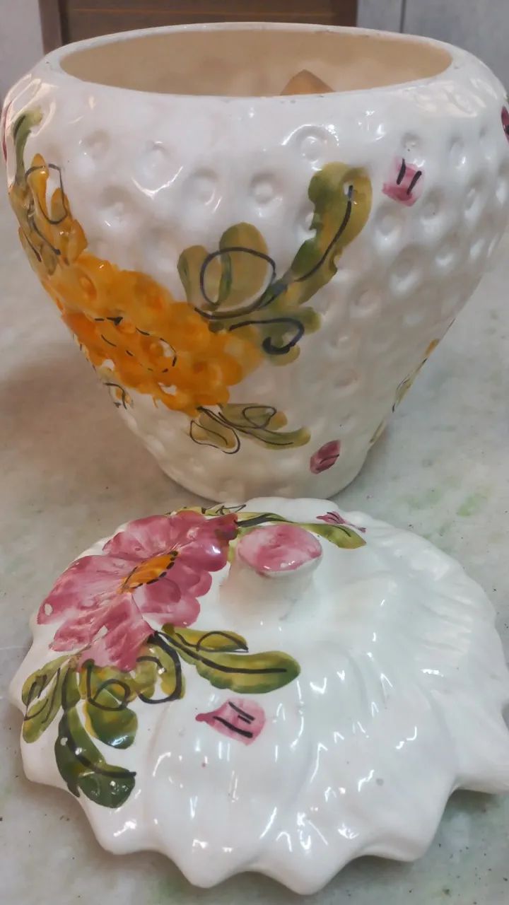 Vaso de porcelana antigo - Colorido - Modelo morango - Foto 4
