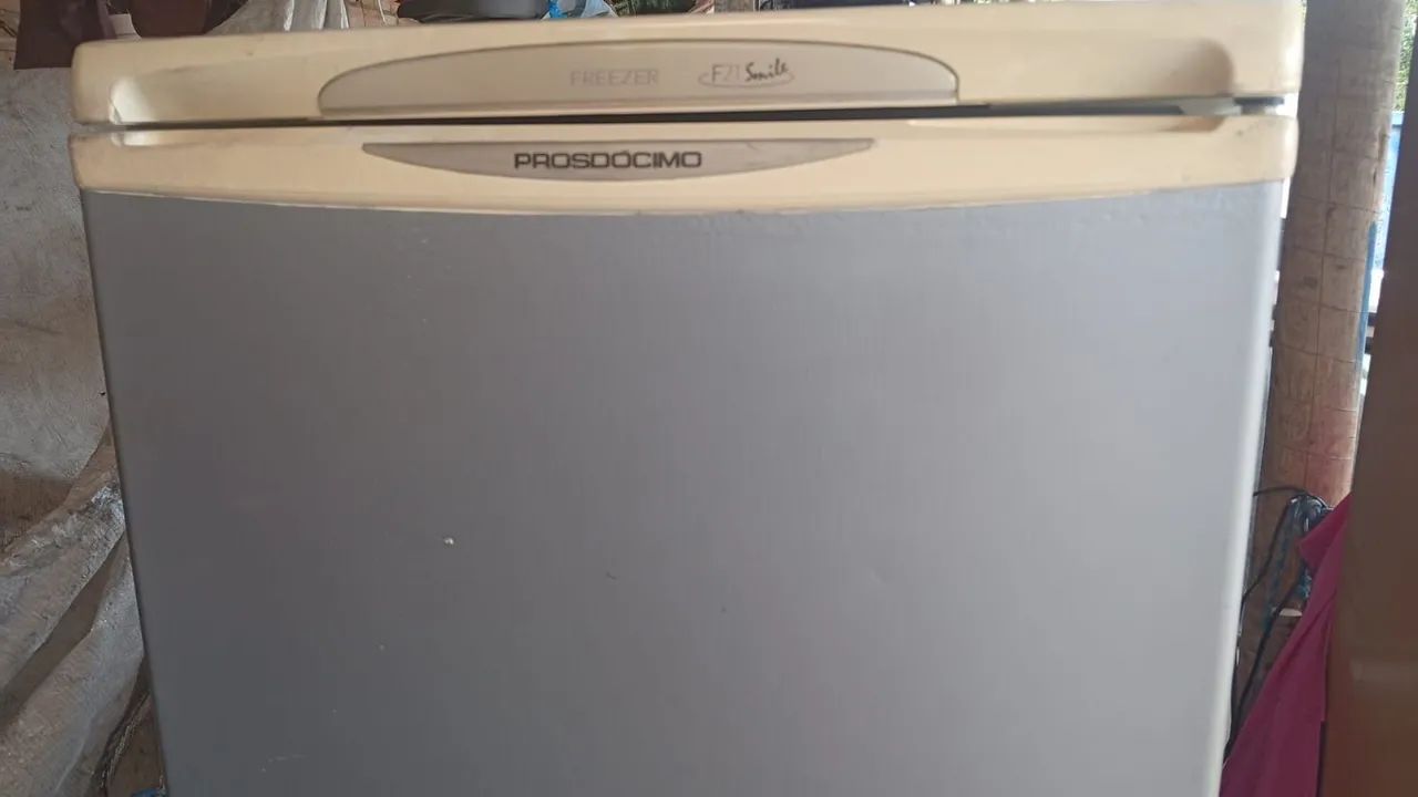 Freezer top funcionando perfeitamente PROSDOCIMO.210 LITROS  - Foto 4