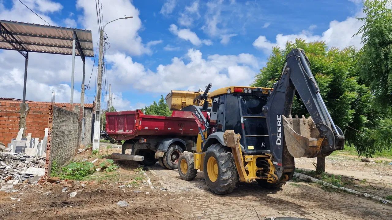 Retroescavadeira disponível para locação diária  - Foto 3