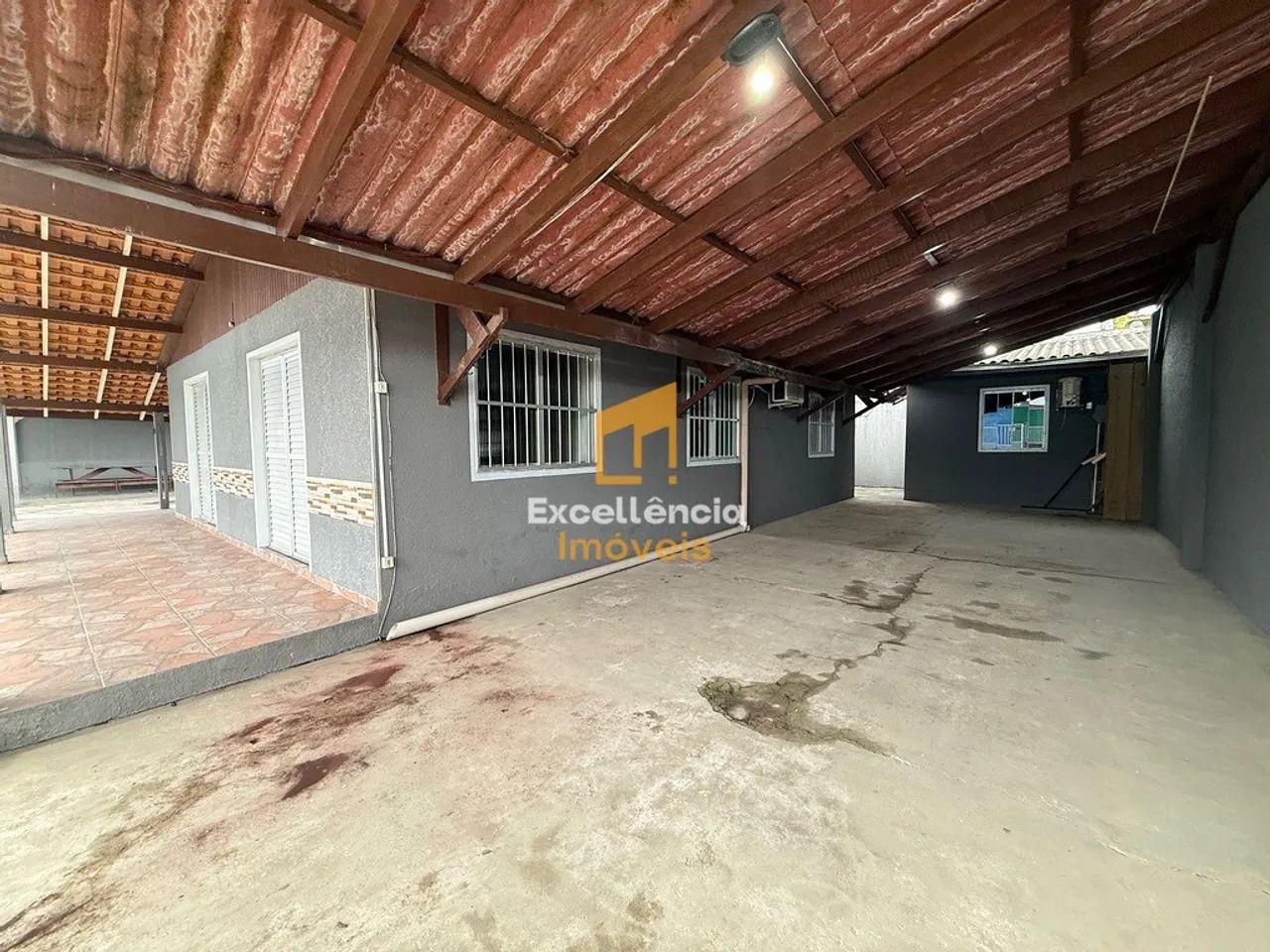 Casa com 7 dormitórios e amplo espaço de terreno em Praia de Leste - Foto 4