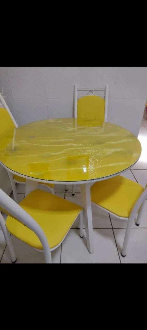 Vendo mesas com cadeiras 