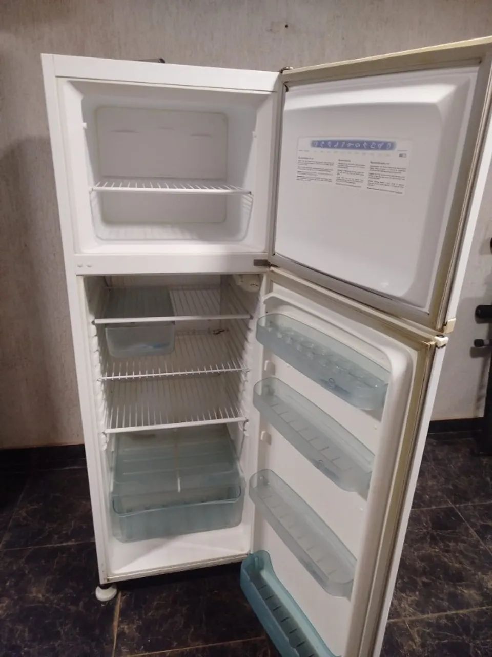 Geladeira Eletrolux 360 litros