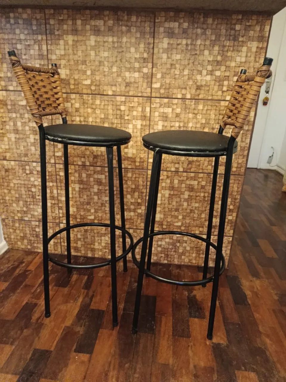 Vendo dois bancos para cozinha americana - Foto 2