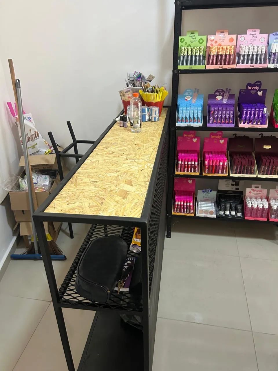 Móveis de loja/farmacia/ perfumaria 