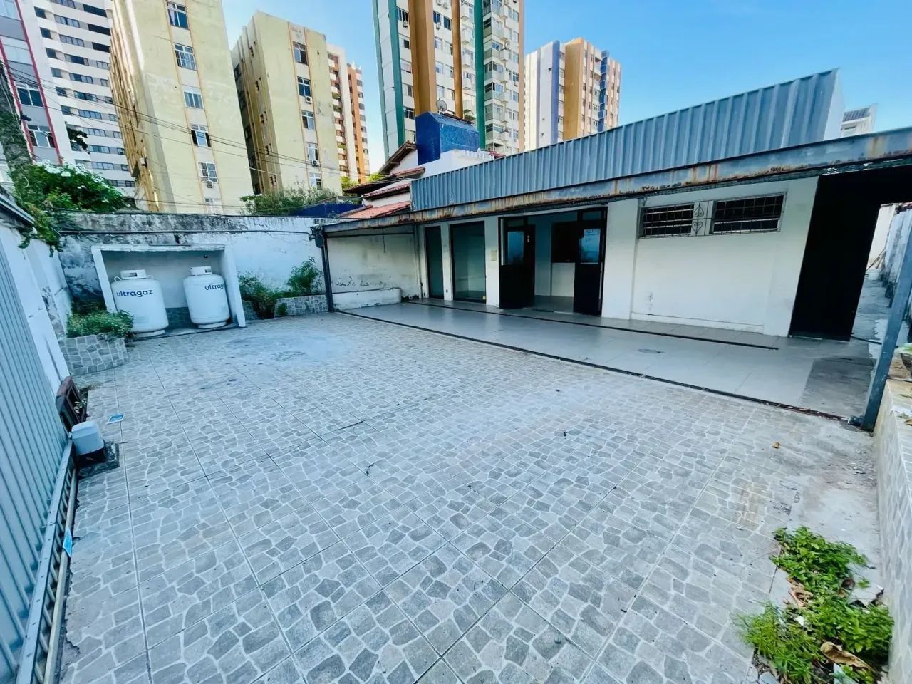 Vendo Excelente Casa Comercial na Pituba