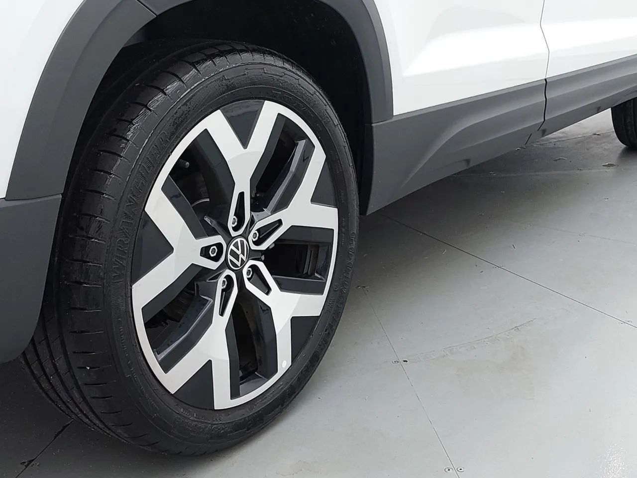 Volkswagen Taos Highline 1.4 250 TSI Flex Aut., foto 14 de 18