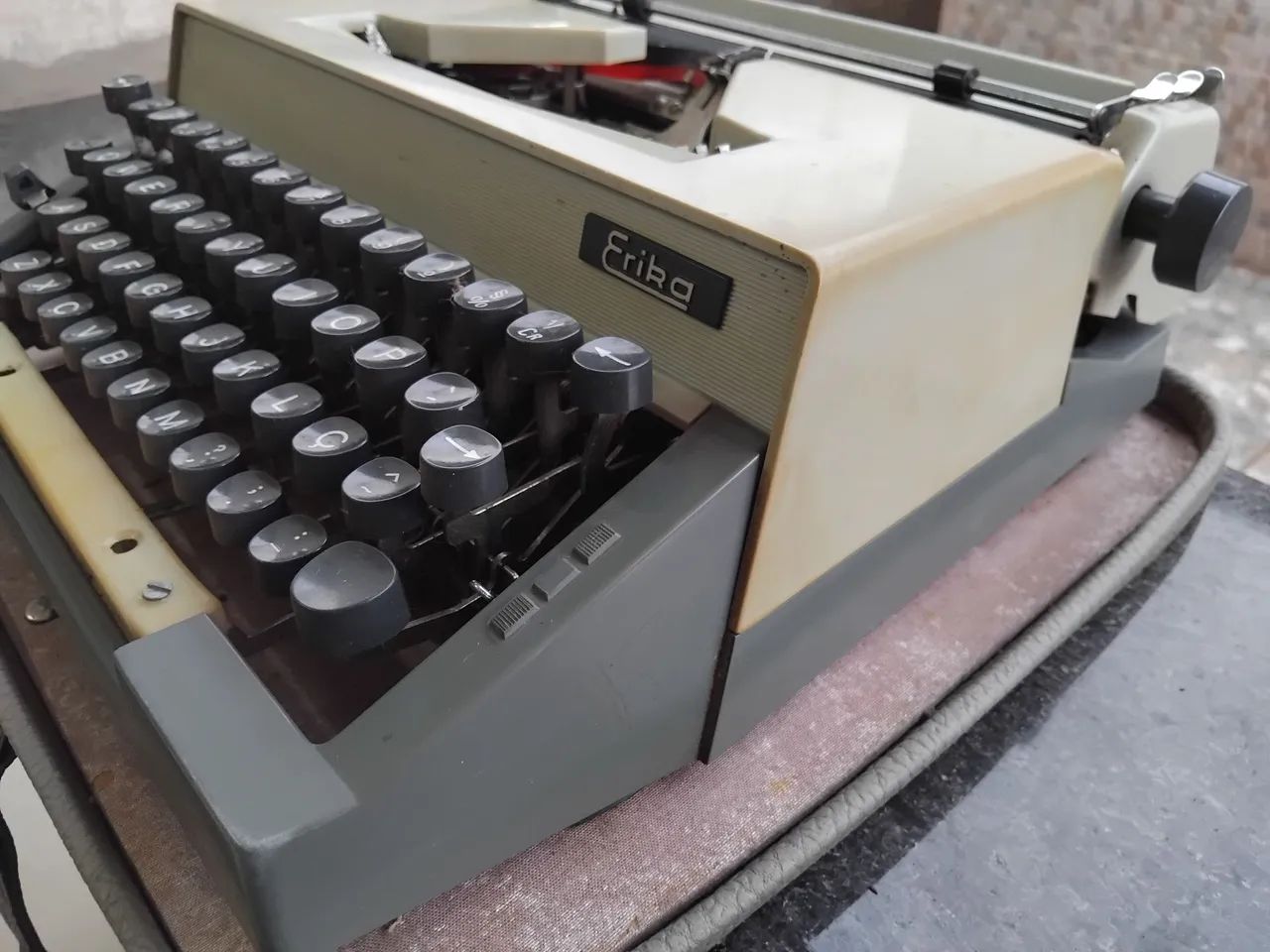Máquina de escrever Erika65204106211969121