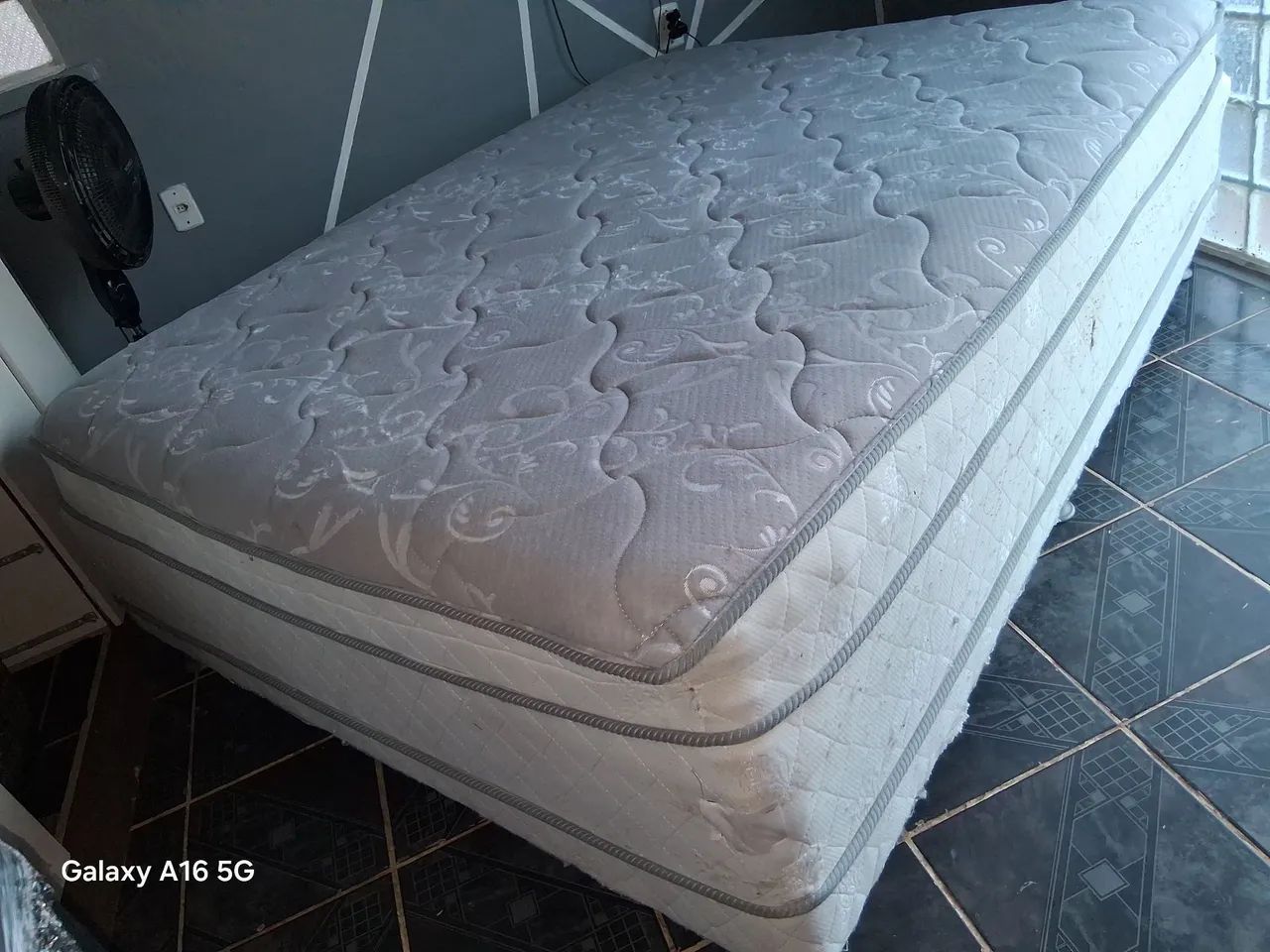 Cama queen size de molas ensacadas higienizada  - Foto 2