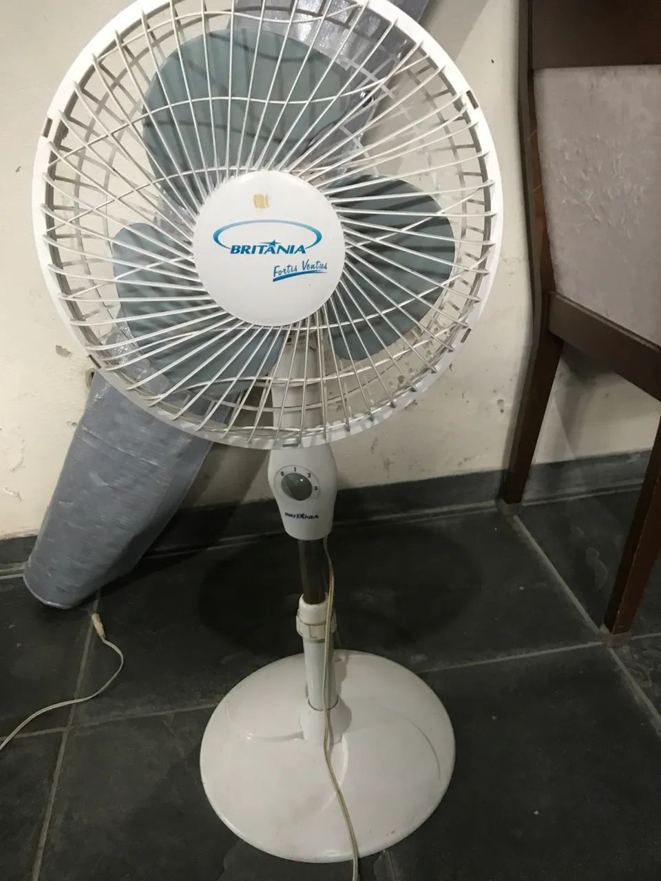 Ventilador Britânia de chão 