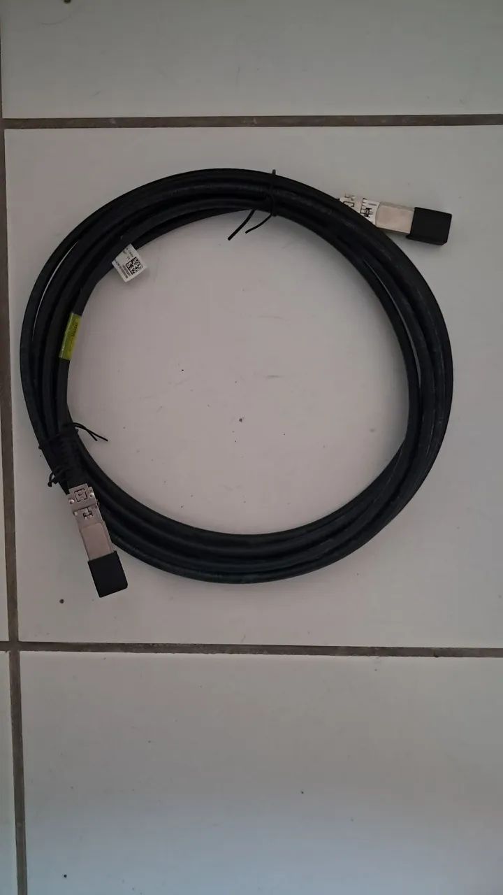 cabo DAC SFP+ (Direct Attach Copper) de 10 Gbps, com 1,2 mts