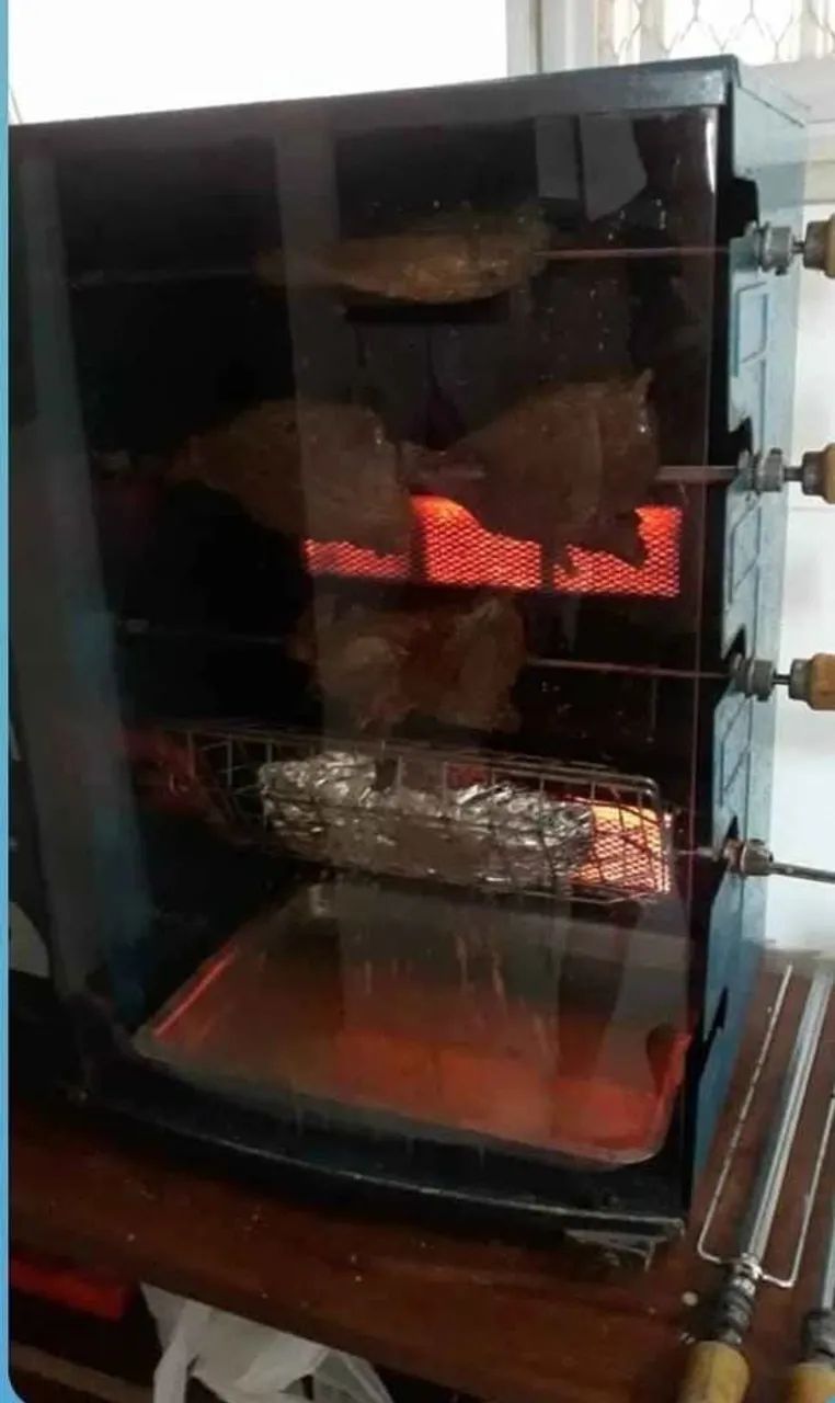 VENDO CHURRASQUEIRA ARKE A GÁS - Foto 3