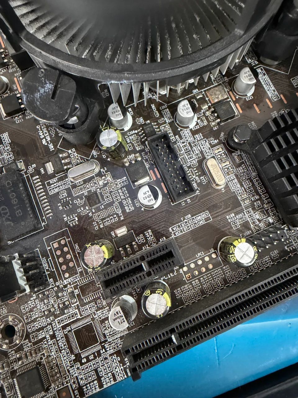 Kit Gamer de Entrada c/ Placa Mãe COMPLETA e Gabinete Gamer - Foto 5