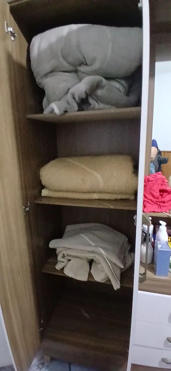 Guarda roupa 4 portas e e 3 gavetas  - Foto 2