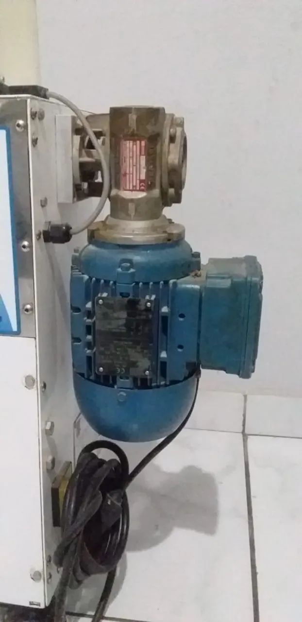 Vendo máquina de fazer salgado 