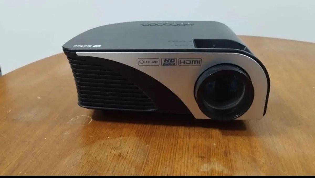 Projetor Betec BT830 + Tripé + Controle - Foto 3