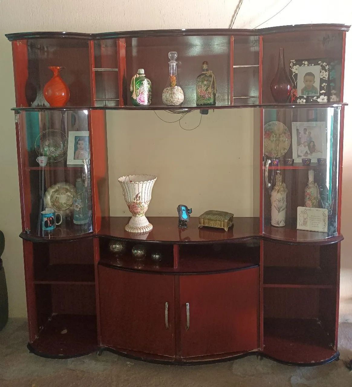 Estante ótima pra usar na sua sala  - Foto 4